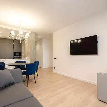 Apartment Petrovdom 12-95 Loft At Rc Kvartet, 16г Vasyl Lypkivskyi Street